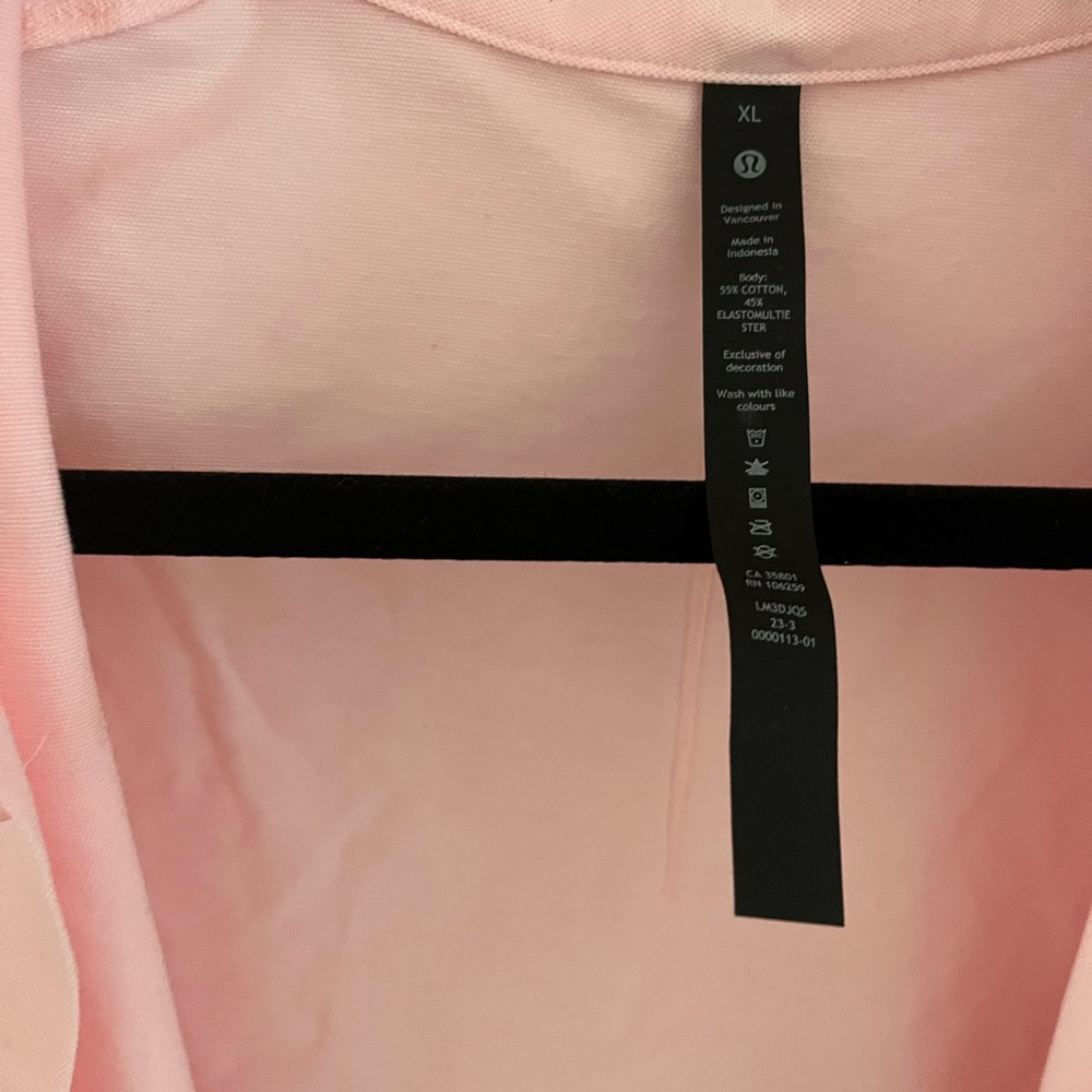 Lululemon commission shirt size XL